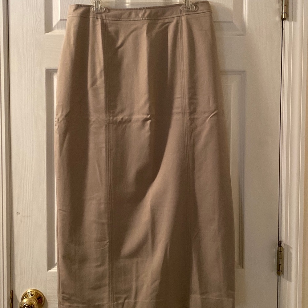 Ladies Chadwick skirt, size 14, like new